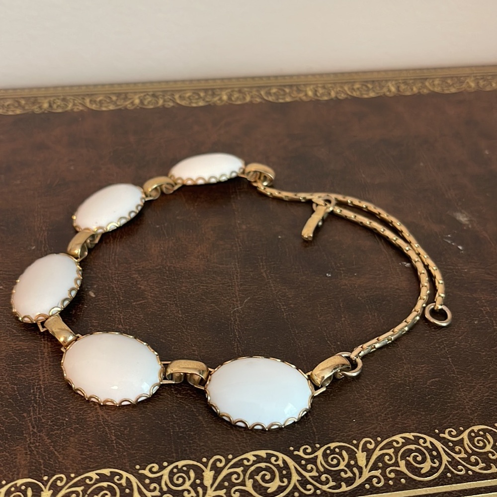 Vintage Gold and White Choker Style Necklace - Picture 6 of 6